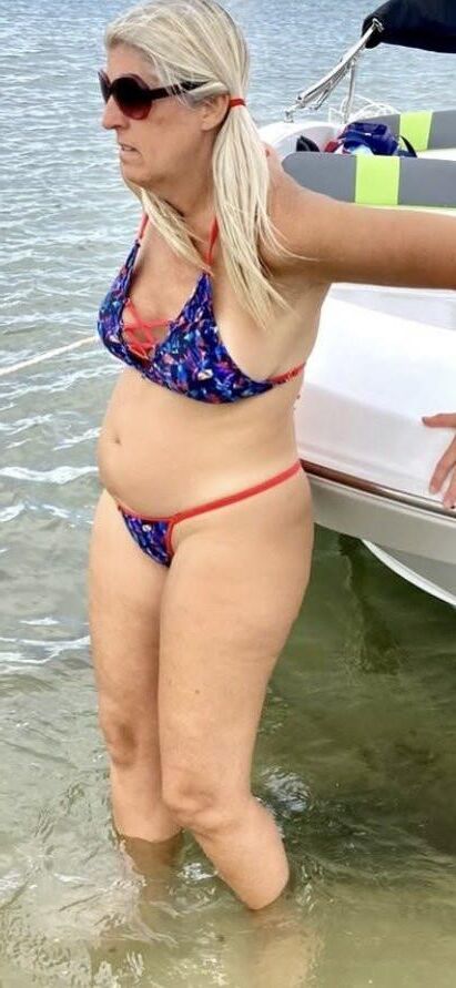 HOT Cougar