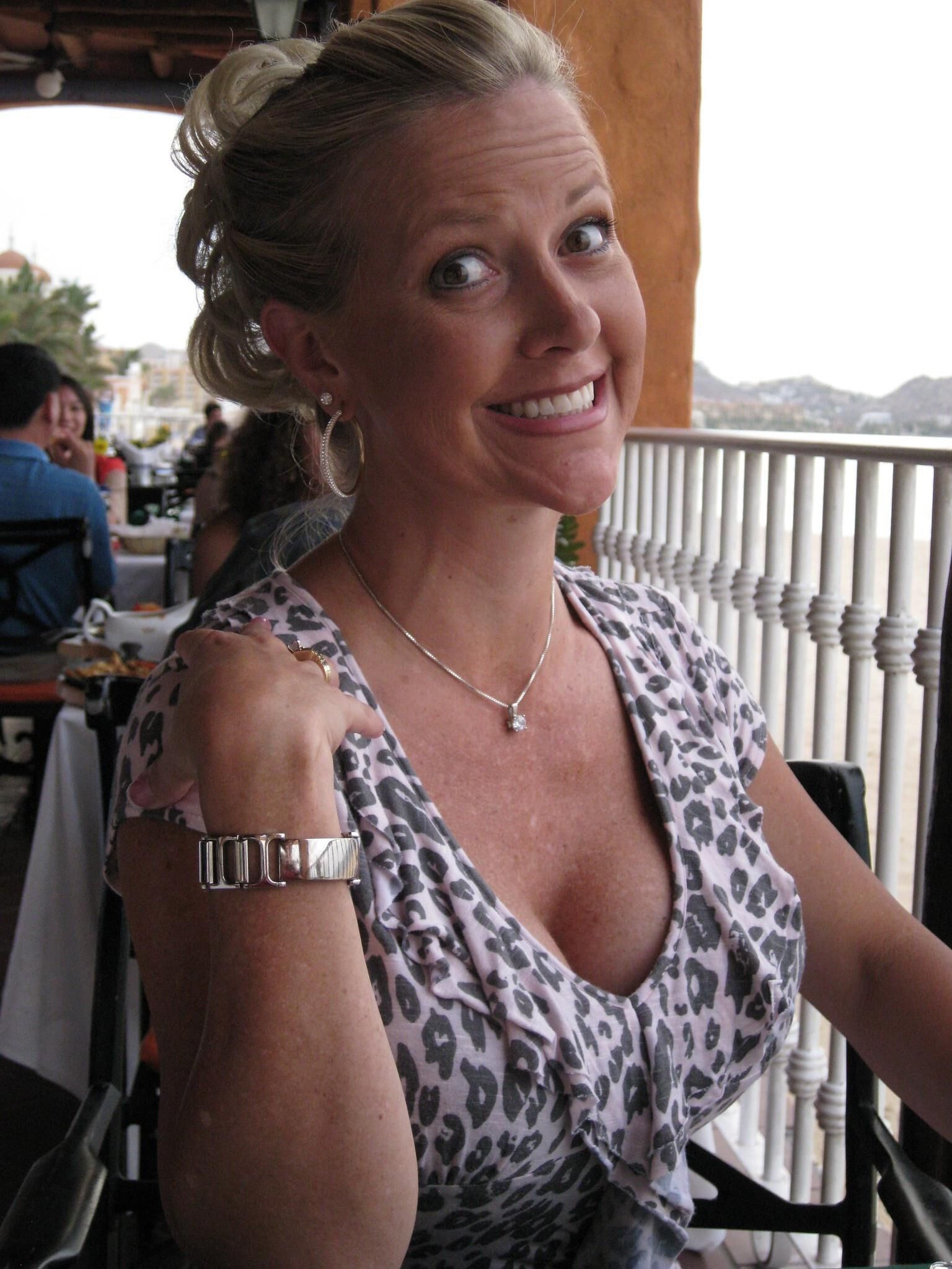 Beautiful Wives Girlfriends and MILFS : Comment on who you like