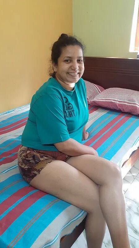 Sri Lankan Aunty Dhanushika