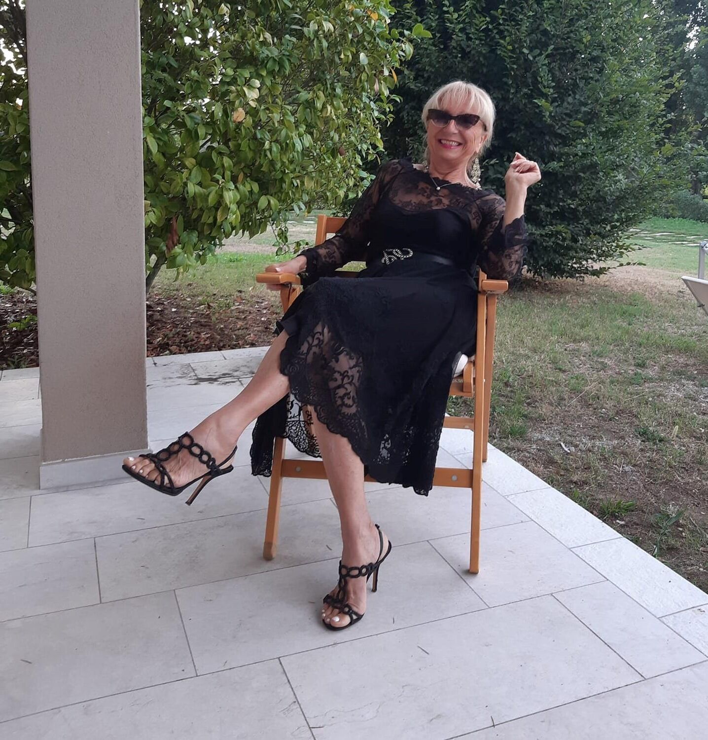 Mature + granny sunglasses 