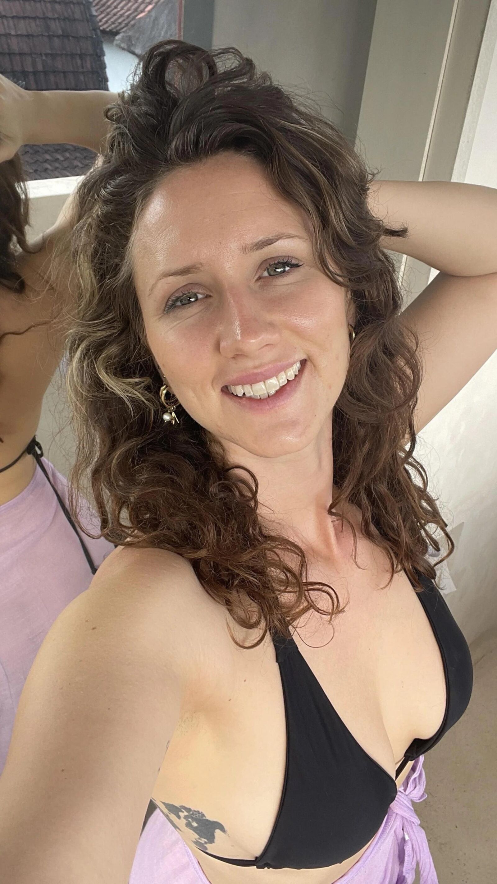 Beautiful Wives Girlfriends and MILFS: Comment on who you like