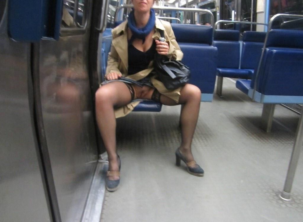 Upskirts calientes
