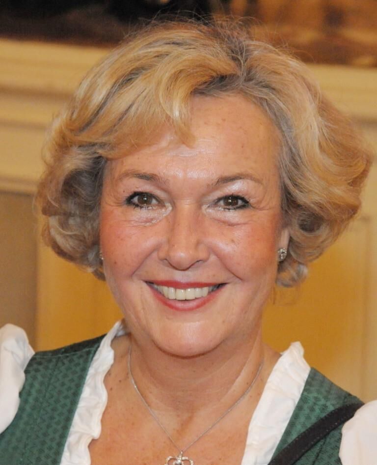 Faces mâture granny ( only blondes ) 