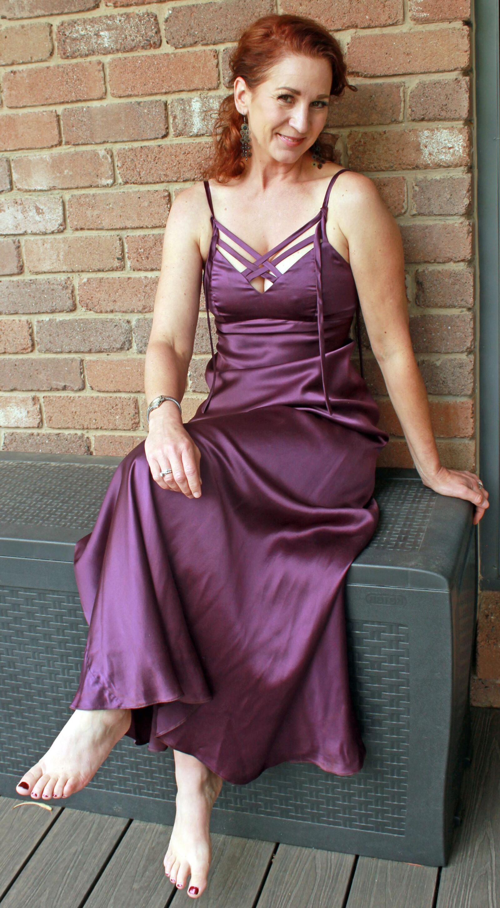 Mature fuckpig in purple satin (NN)