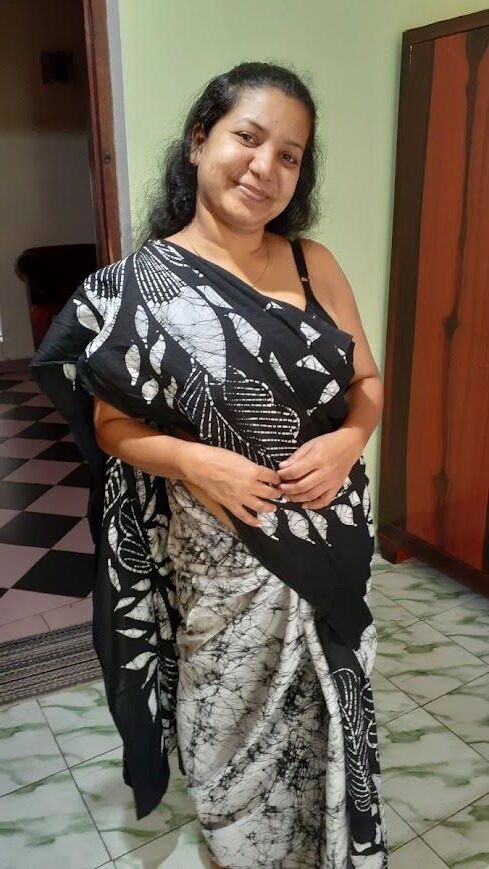 Sri Lankan Aunty Dhanushika