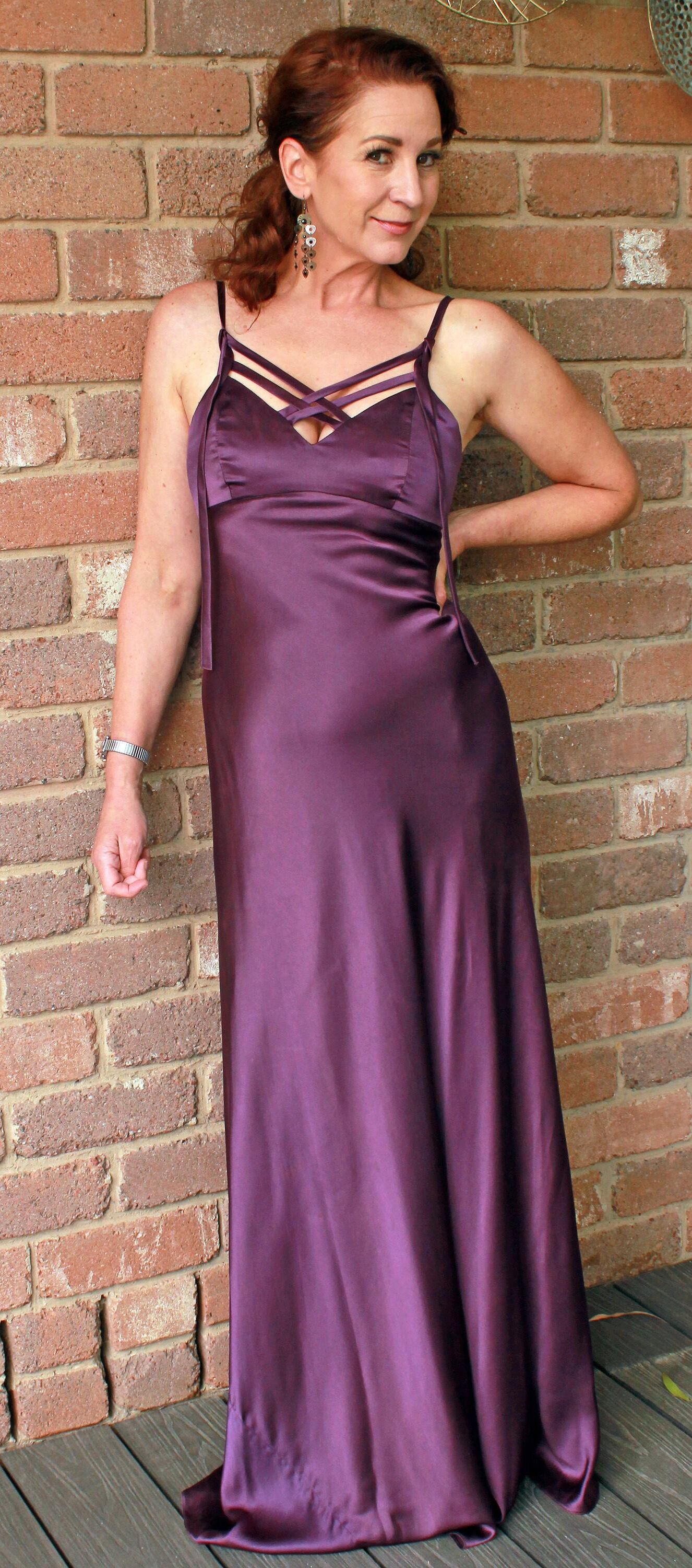Mature fuckpig in purple satin (NN)