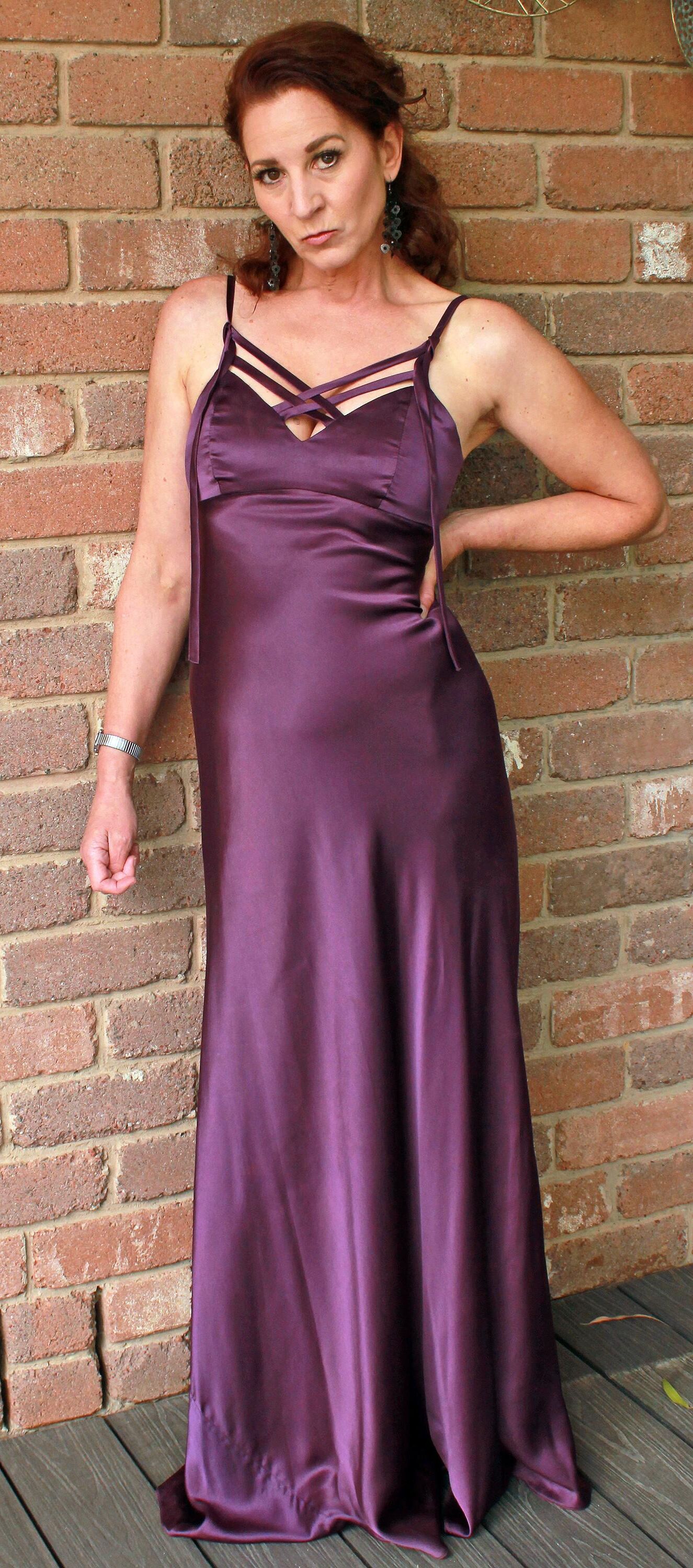Mature fuckpig in purple satin (NN)