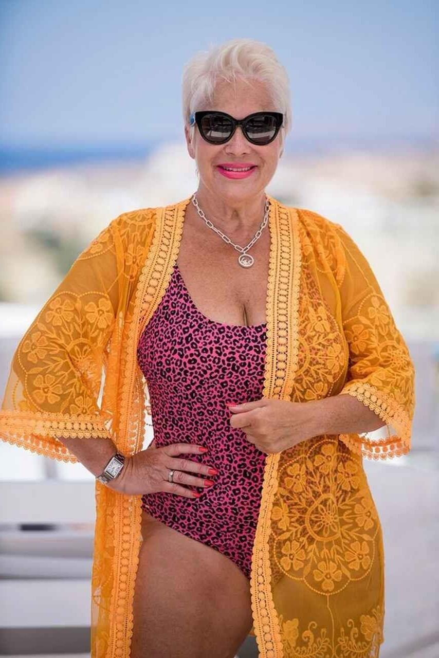 Mature + granny sunglasses 