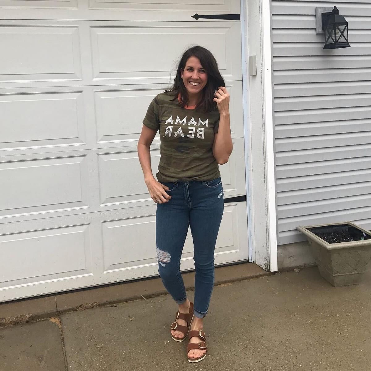 Beautiful Wives Girlfriends and MILFS: Comment on who you like
