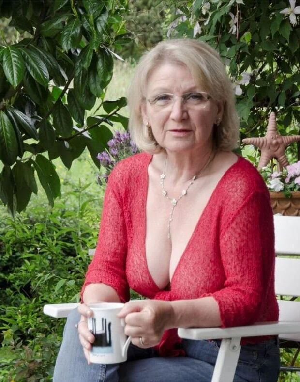 Look at me, not at my boobs young man! 