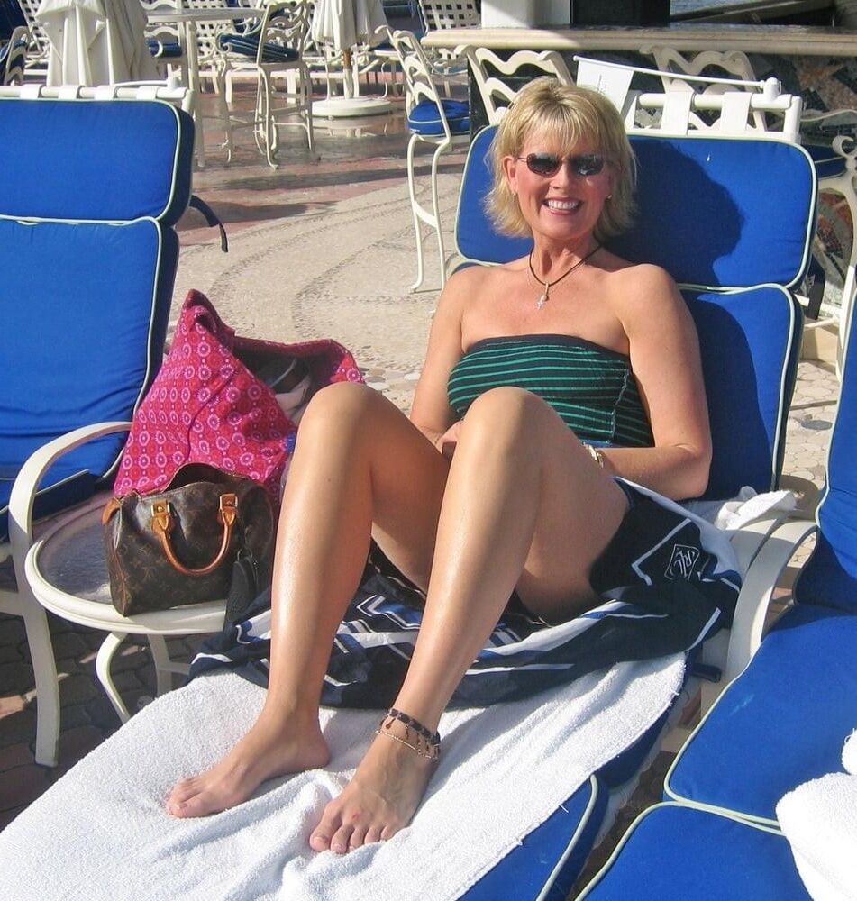 American blonde mature slut Tina