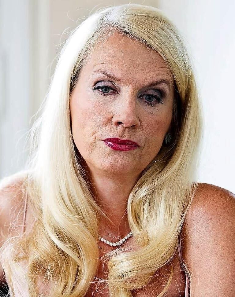 Faces mâture granny ( only blondes ) 
