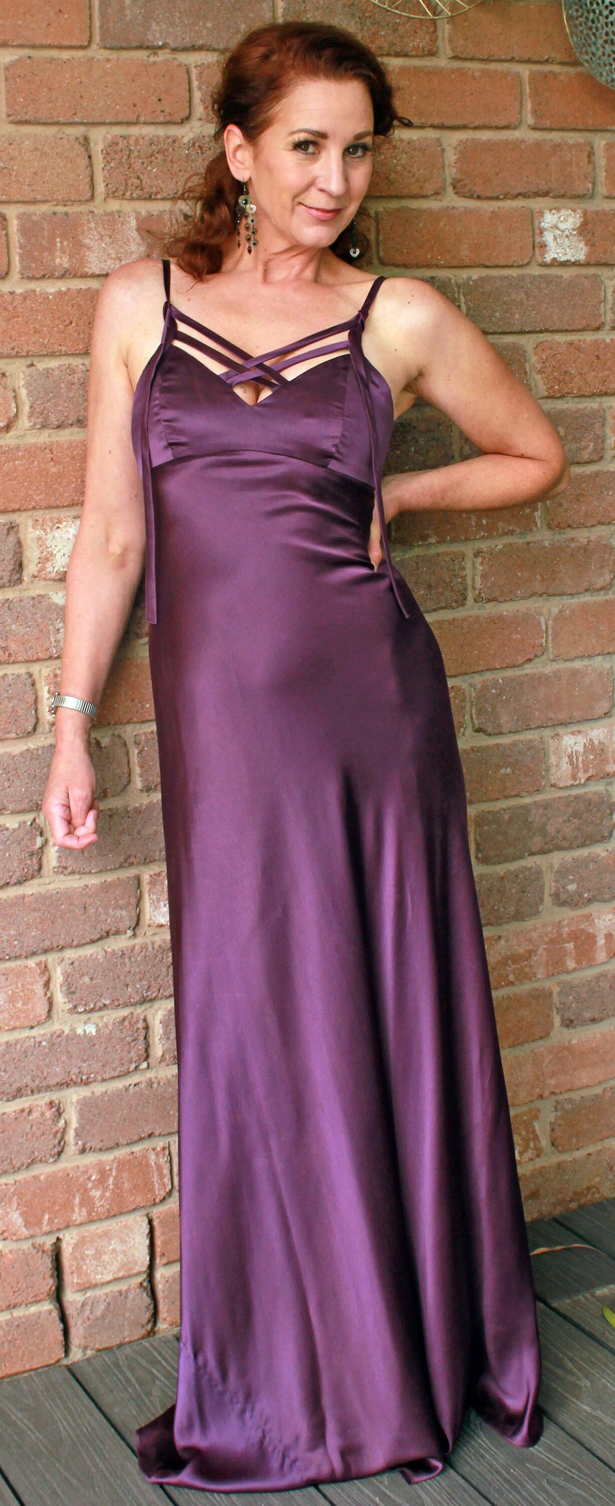 Mature fuckpig in purple satin (NN)