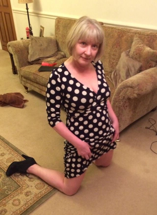 Sexy Louise from Staffordshire UK Nurse