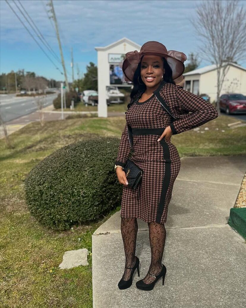Black Women wearing Black Stockings, Tights, Pantyhose 