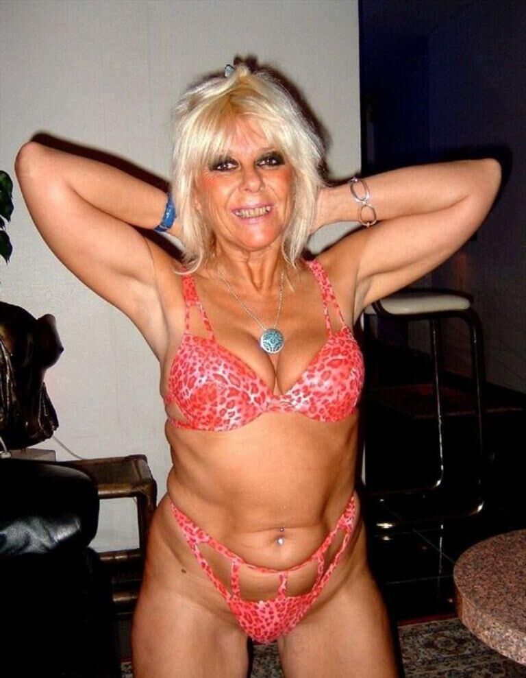 Milfs and mothers 