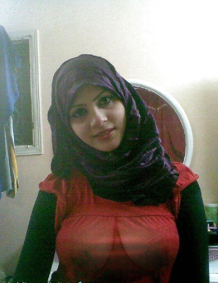 Bougnoules en hijab transparent a violer (French Arab MILF Porn)