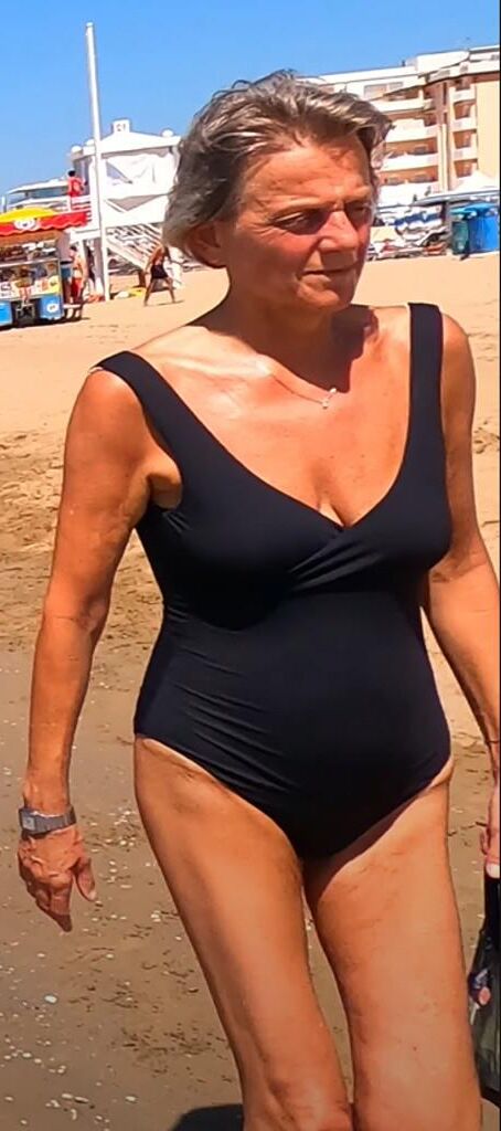 Beach mature with sexy tits