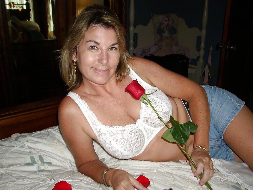 Amateur Hotwife Cathy