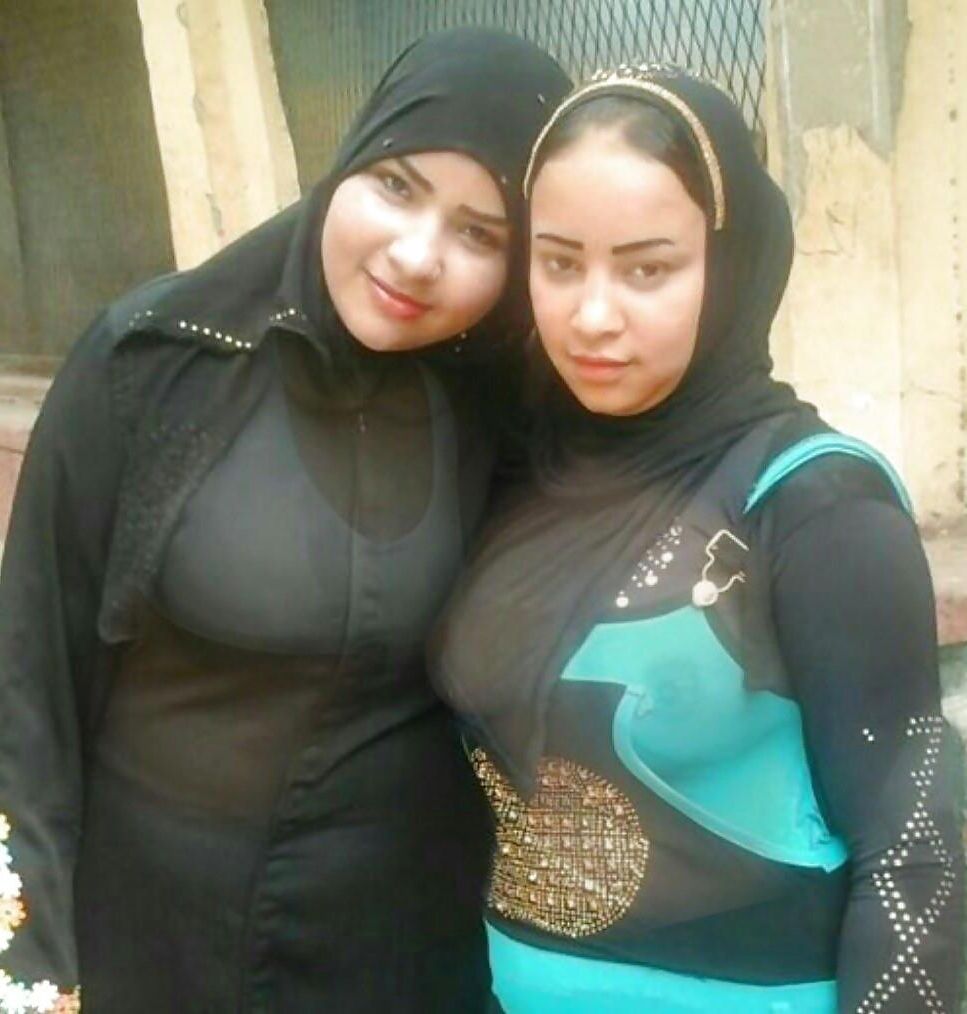 Bougnoules en hijab transparent a violer (French Arab MILF Porn)