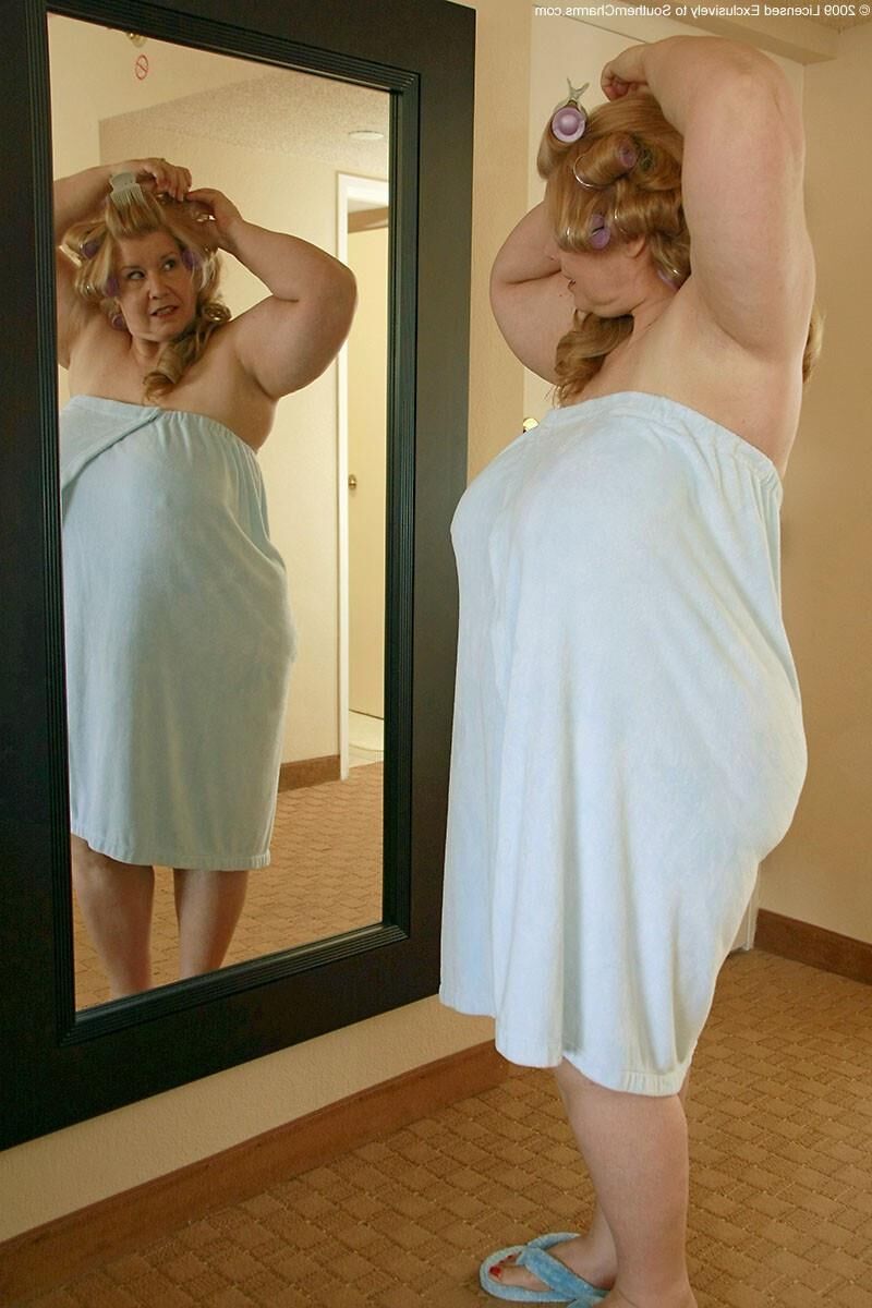 CurvySharon