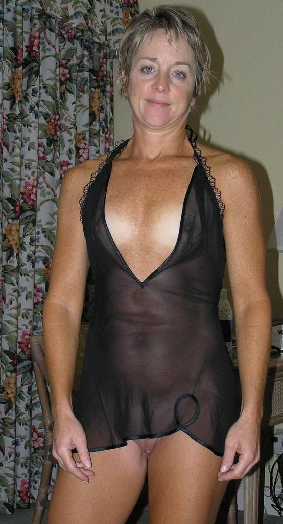 Hey mom, can you strip a little for me 