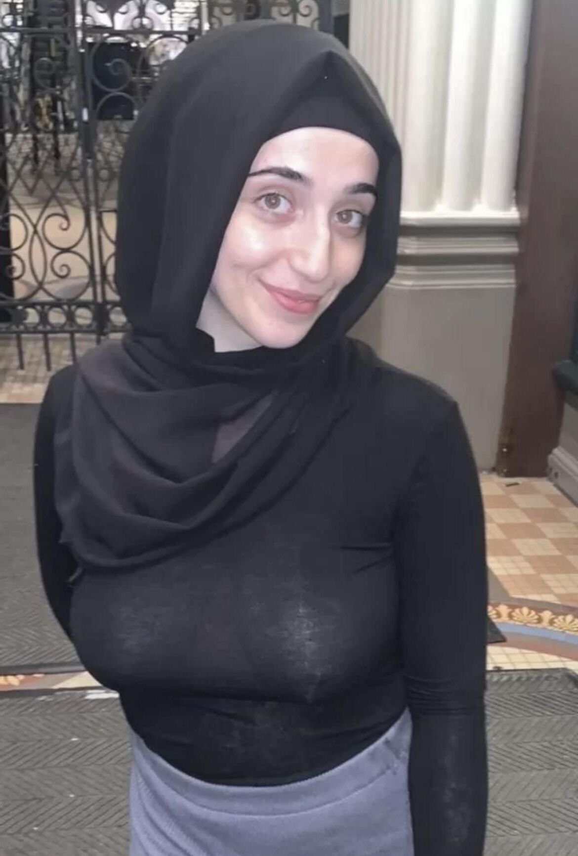 Bougnoules en hijab transparent a violer (French Arab MILF Porn)
