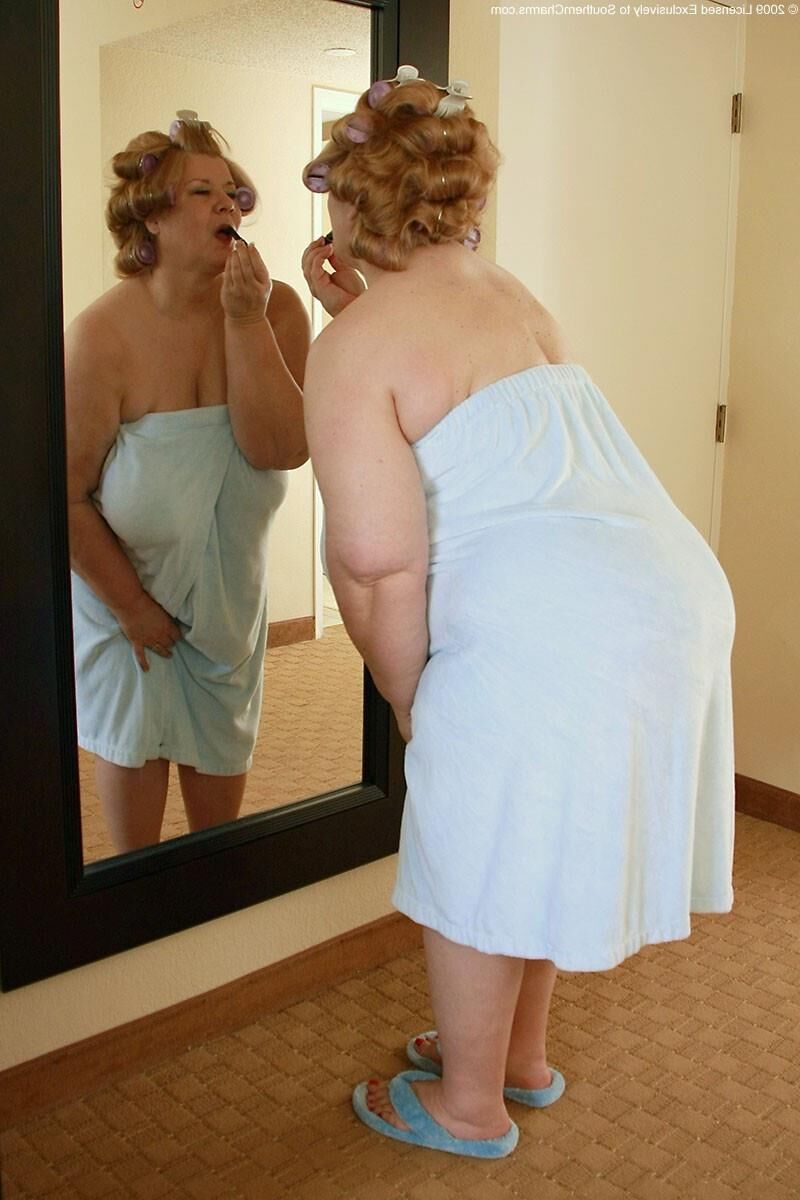 CurvySharon