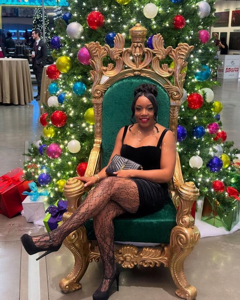 Black Women wearing Black Stockings, Tights, Pantyhose 