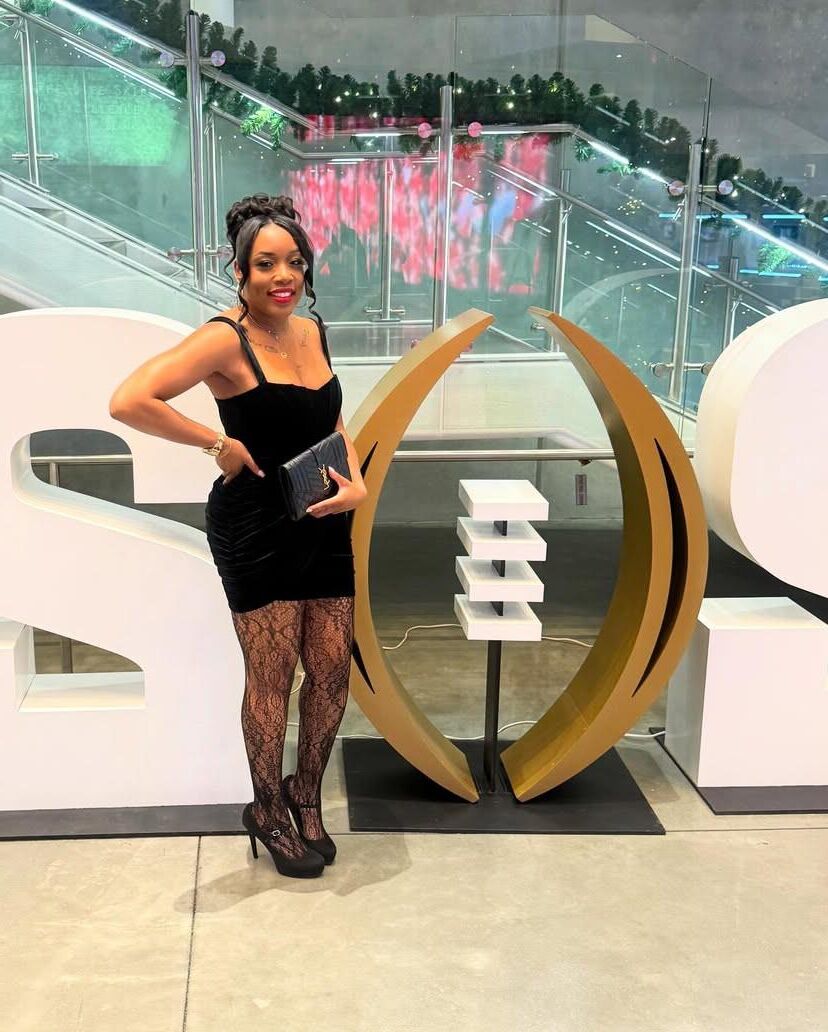 Black Women wearing Black Stockings, Tights, Pantyhose 
