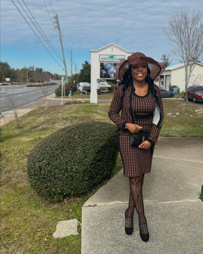 Black Women wearing Black Stockings, Tights, Pantyhose 