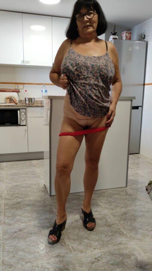 Hey Mama, zeig mir deine Muschi