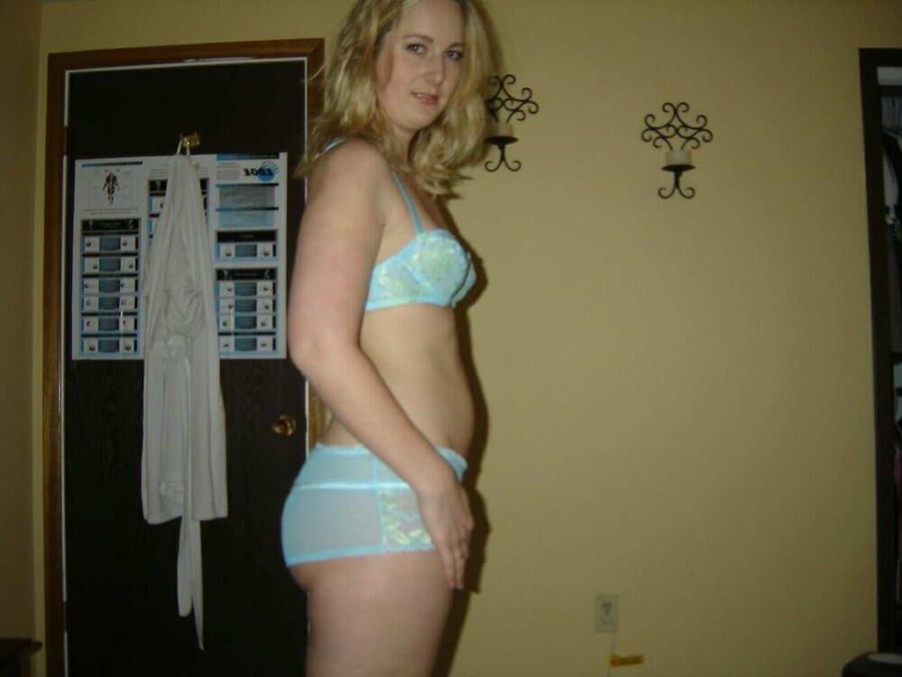 Petite Hotwife Amanda
