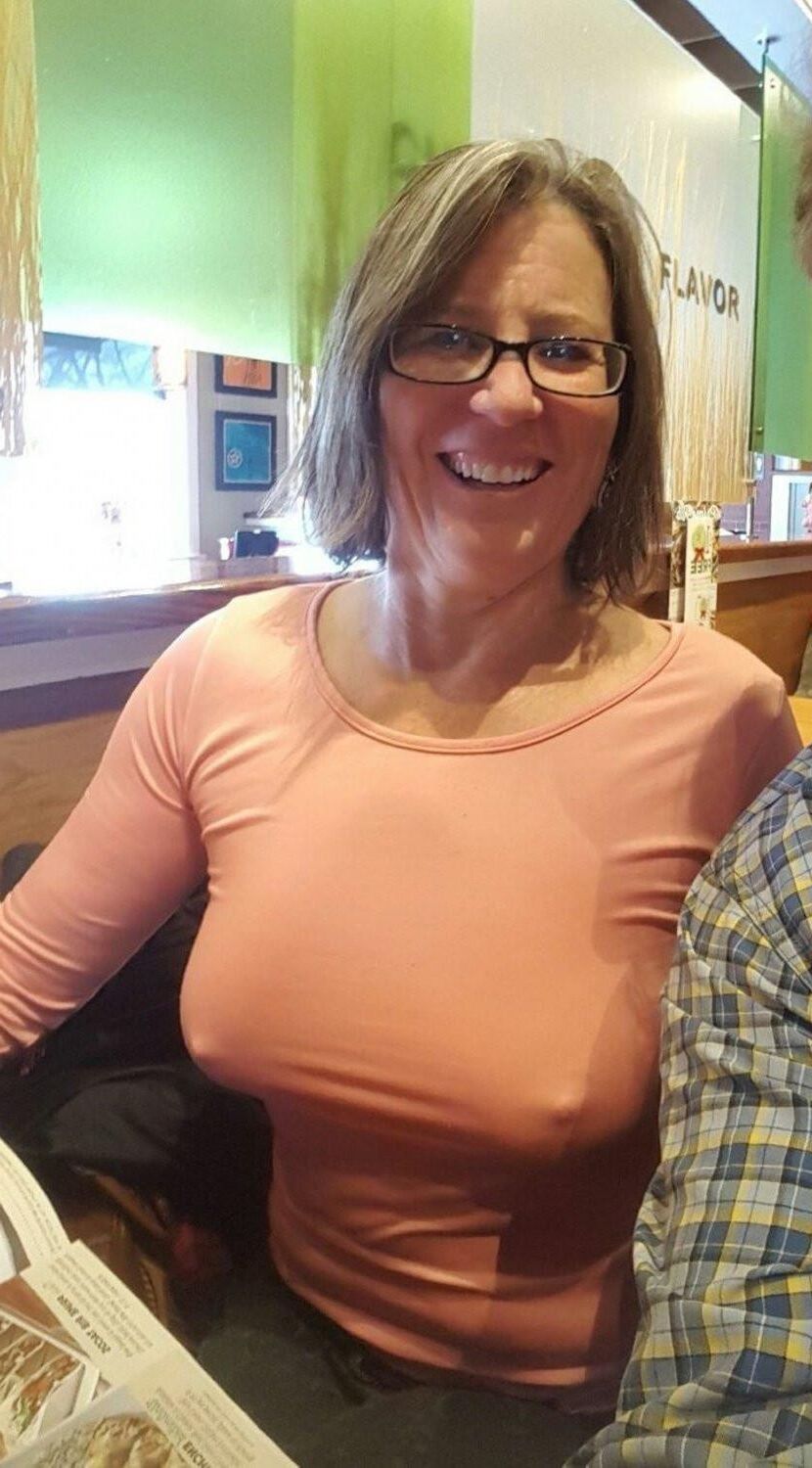 Hot Gilf Showoff Lauren