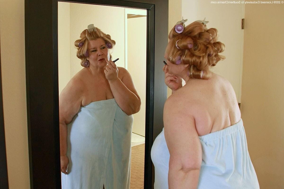 CurvySharon