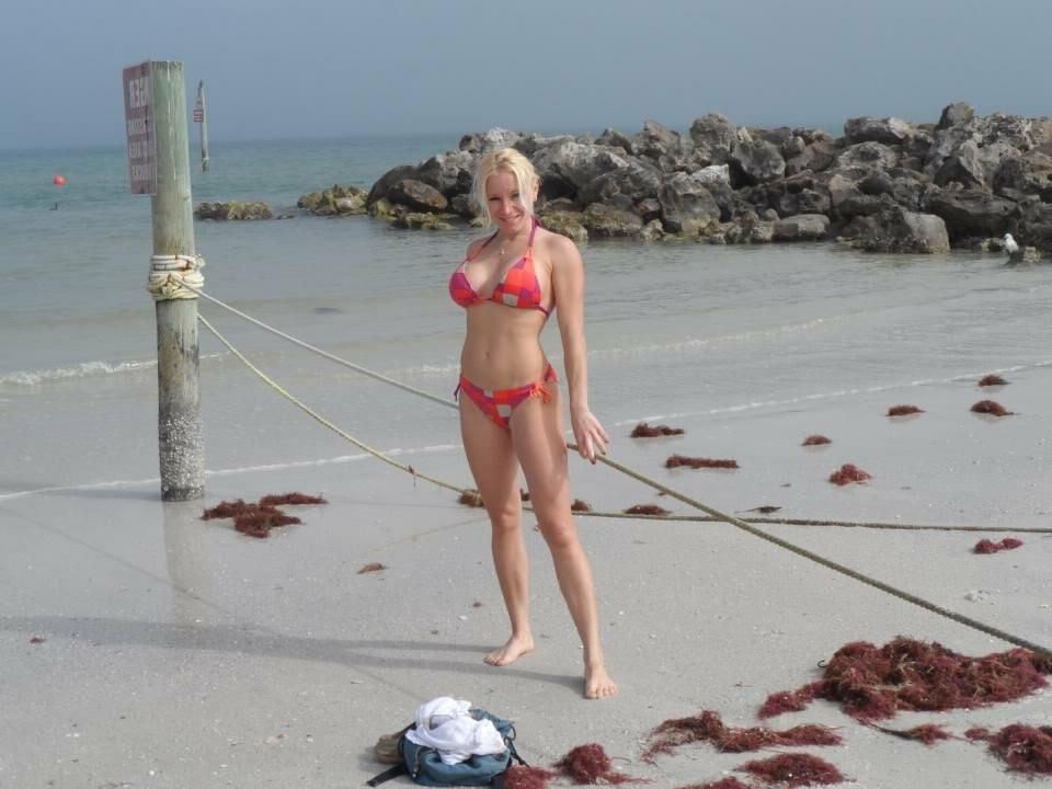 Tara QOS Hotwife