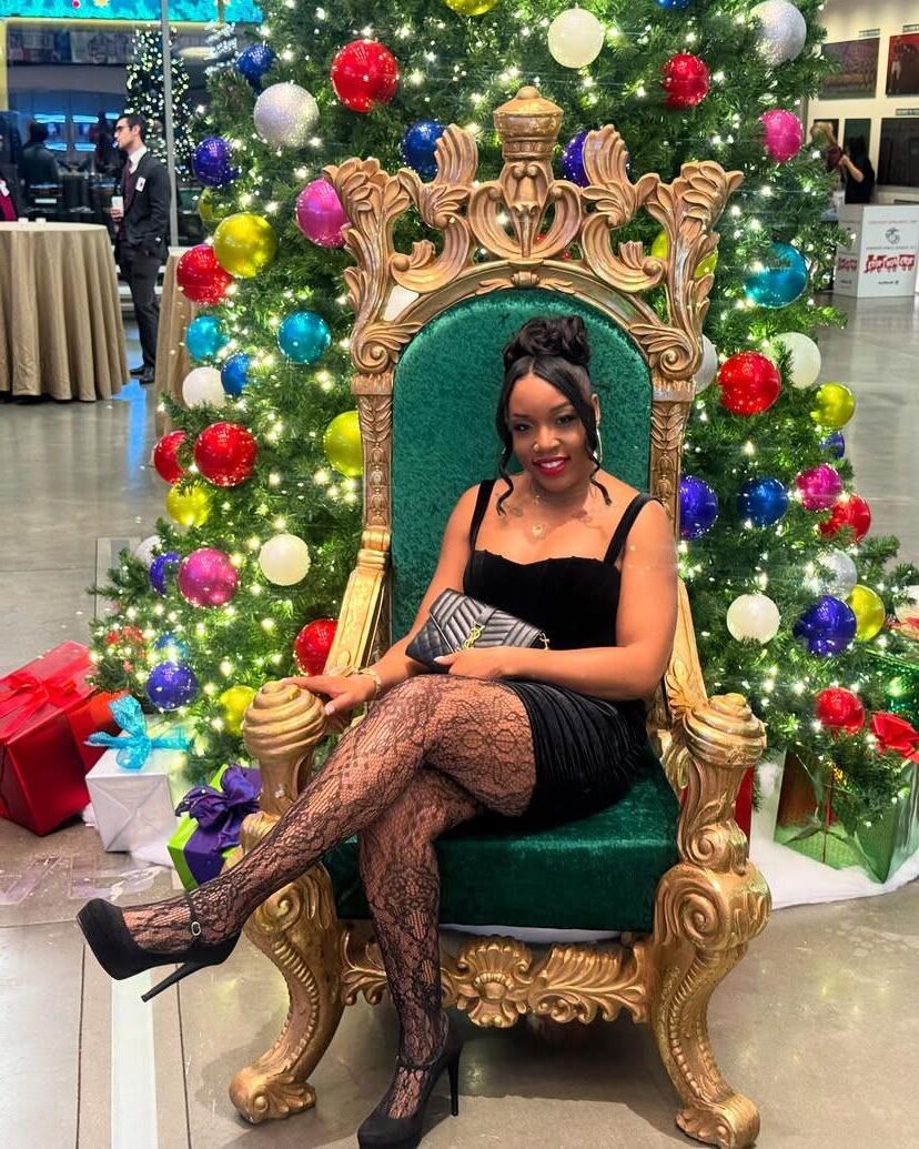 Black Women wearing Black Stockings, Tights, Pantyhose 