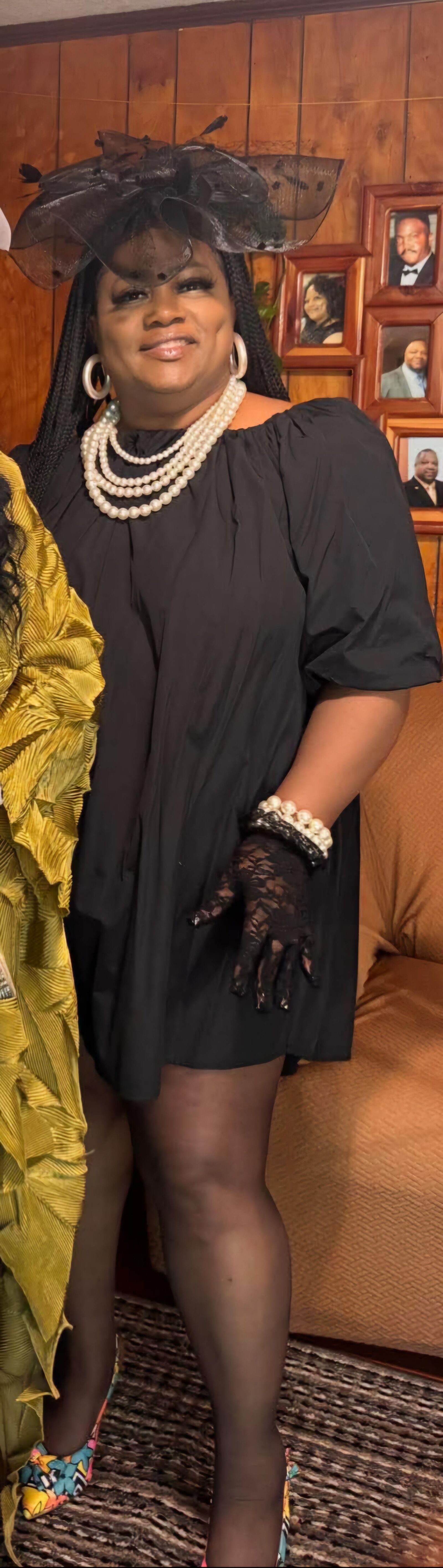 Black Women wearing Black Stockings, Tights, Pantyhose 