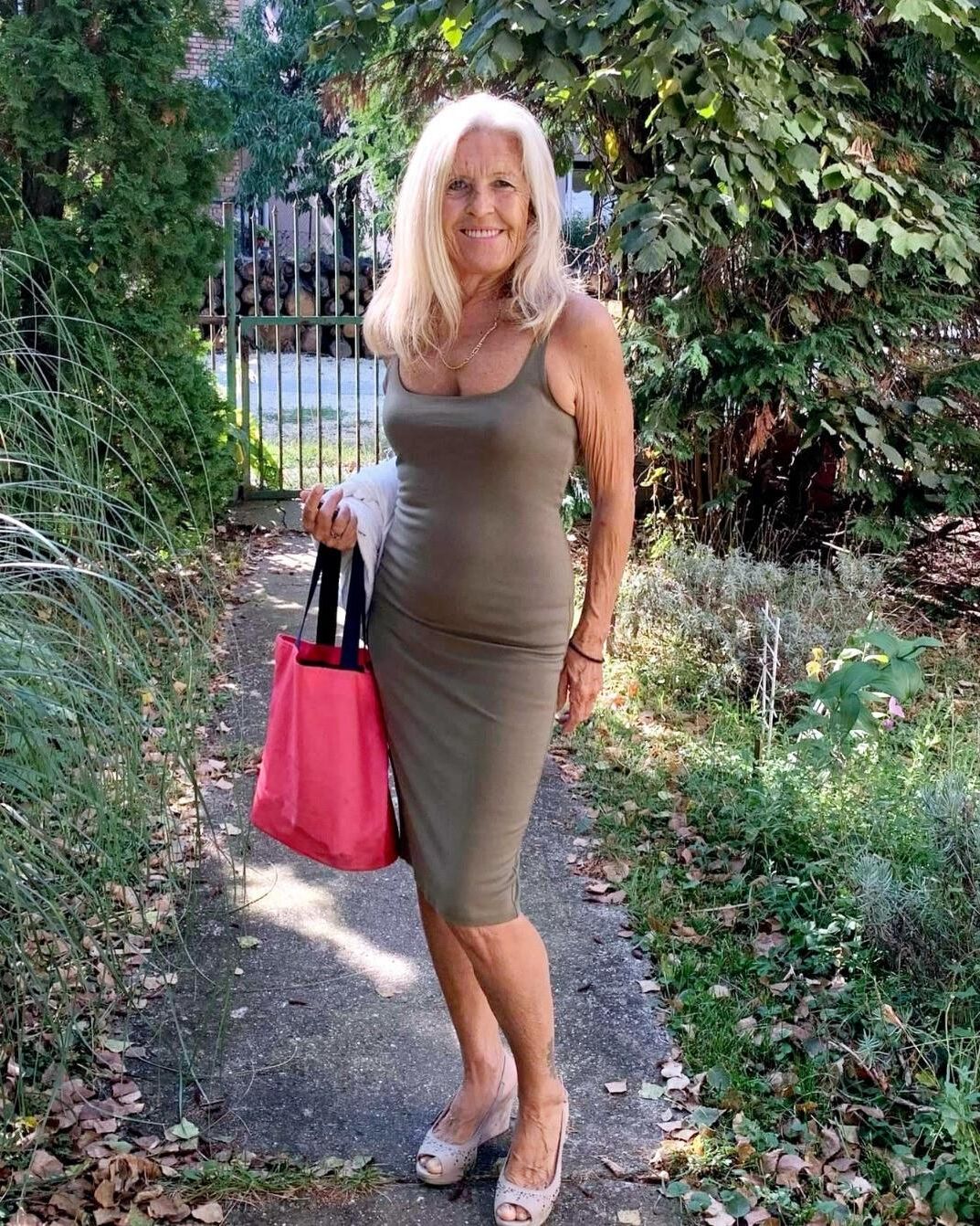 OLDER LADIES I WOULD LIKE IN MY BED N°