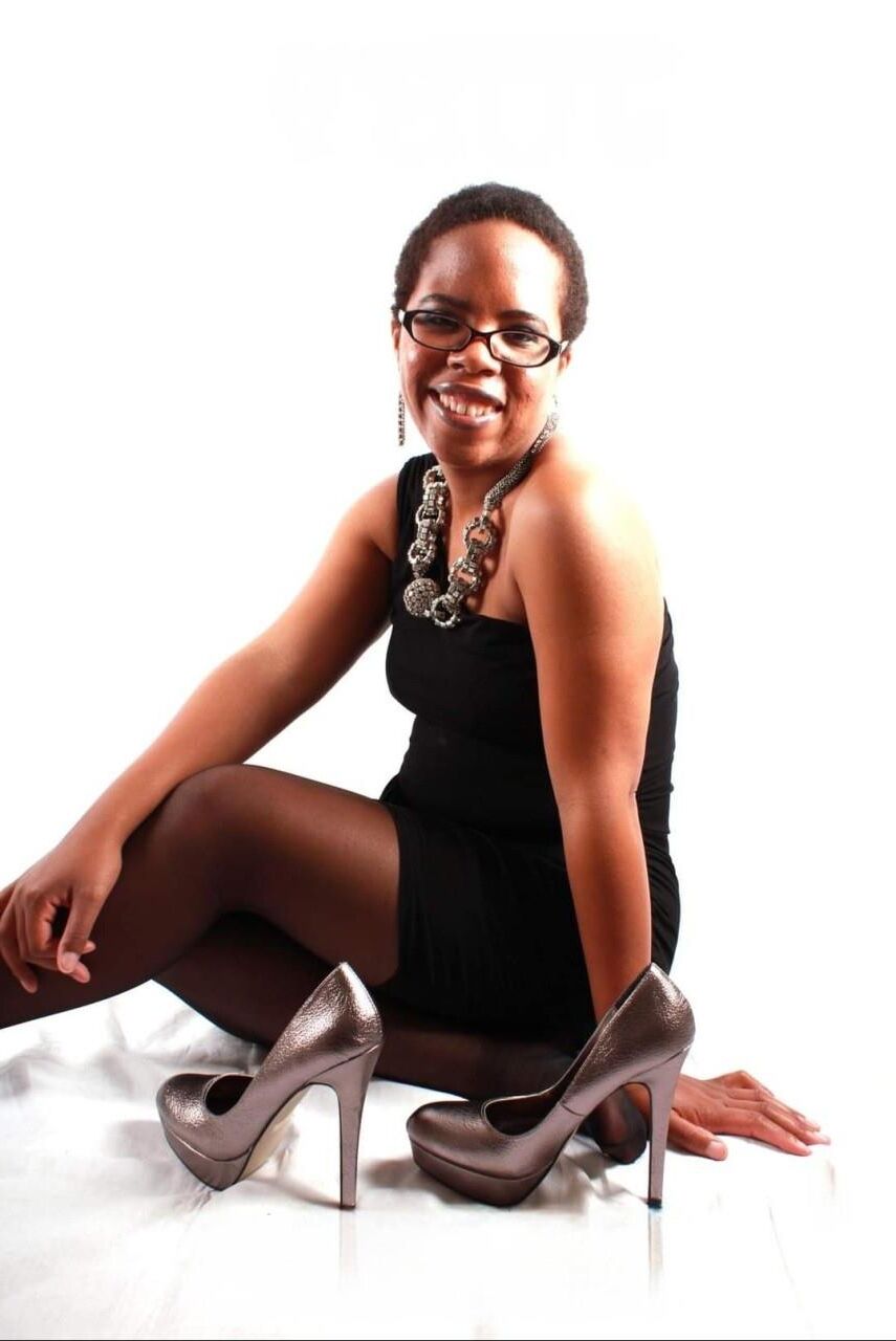 Black Women wearing Black Stockings, Tights, Pantyhose 