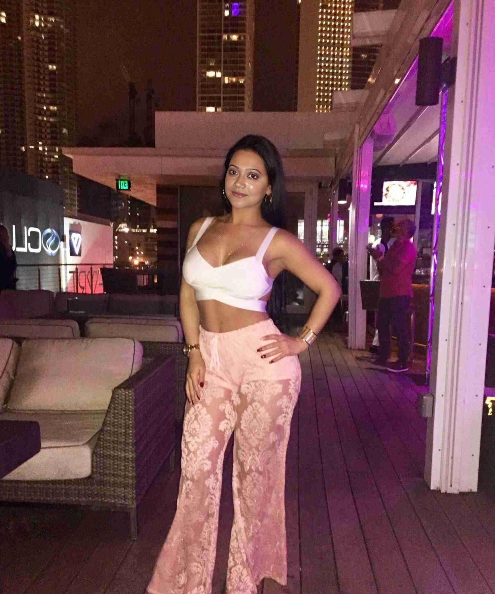 Any ID of this amateur Indian MILF gone wild ?