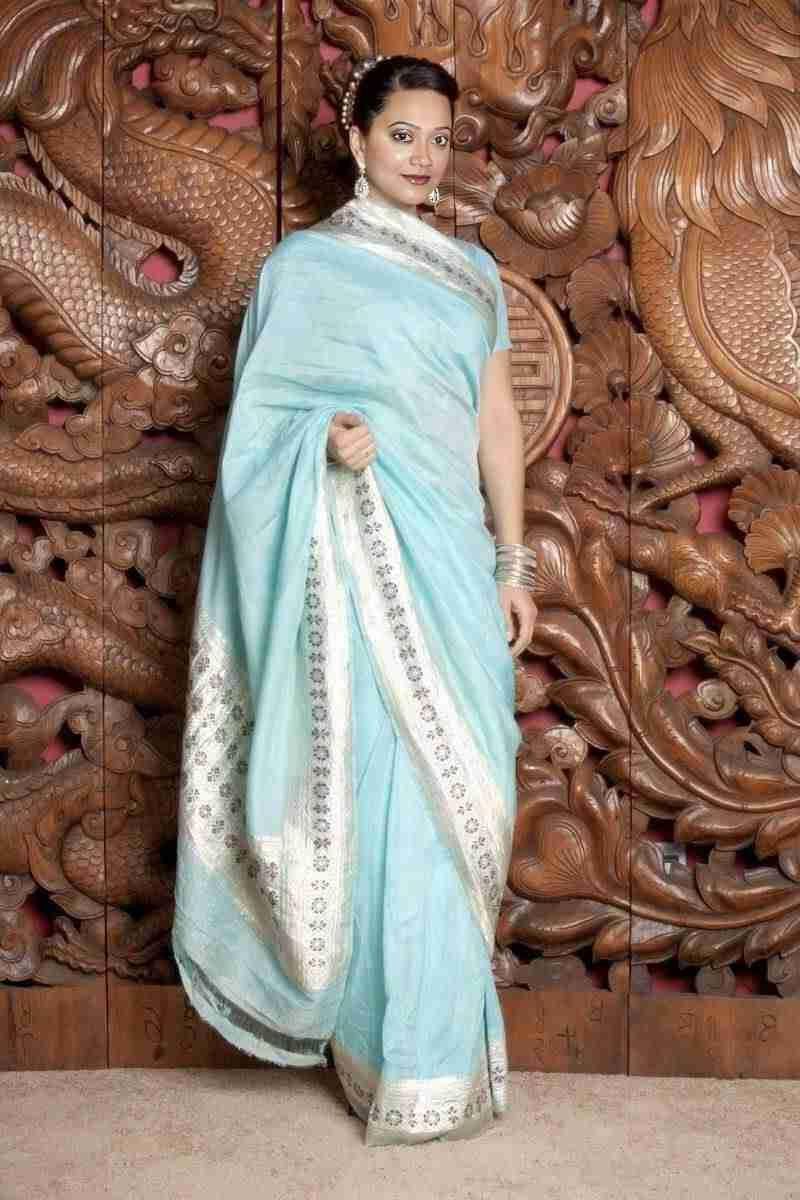 Any ID of this amateur Indian MILF gone wild ?