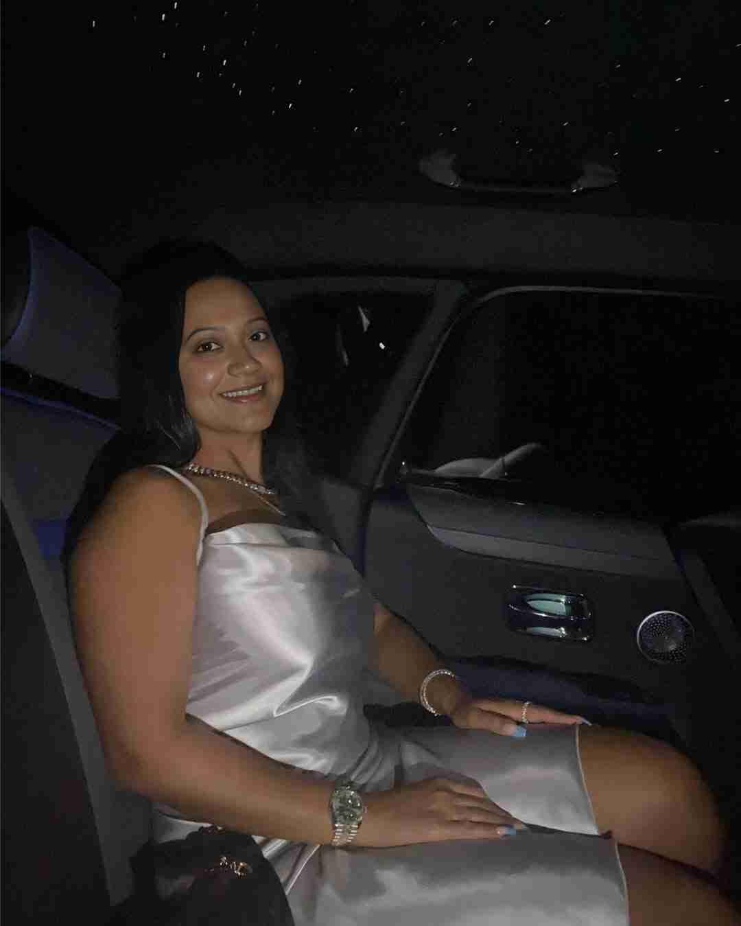 Any ID of this amateur Indian MILF gone wild ?