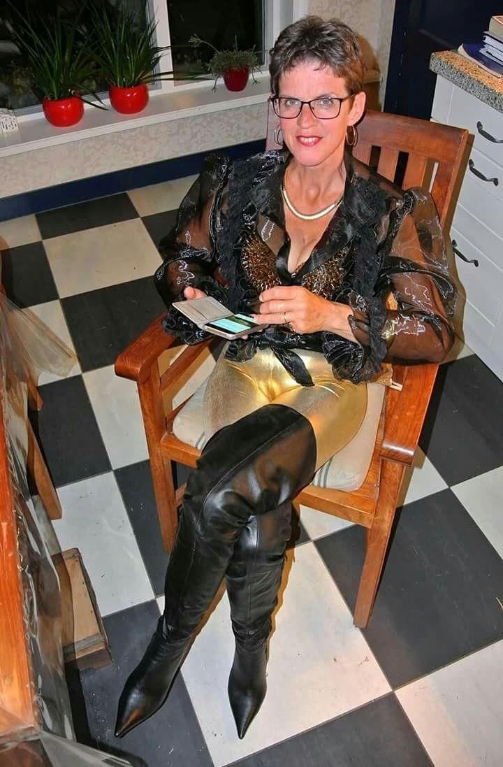 	Sexy Matures & Grannys