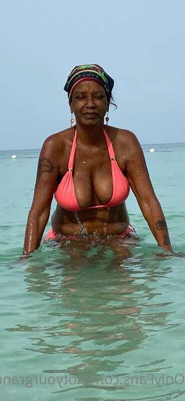Sexy Jamacian Granny!