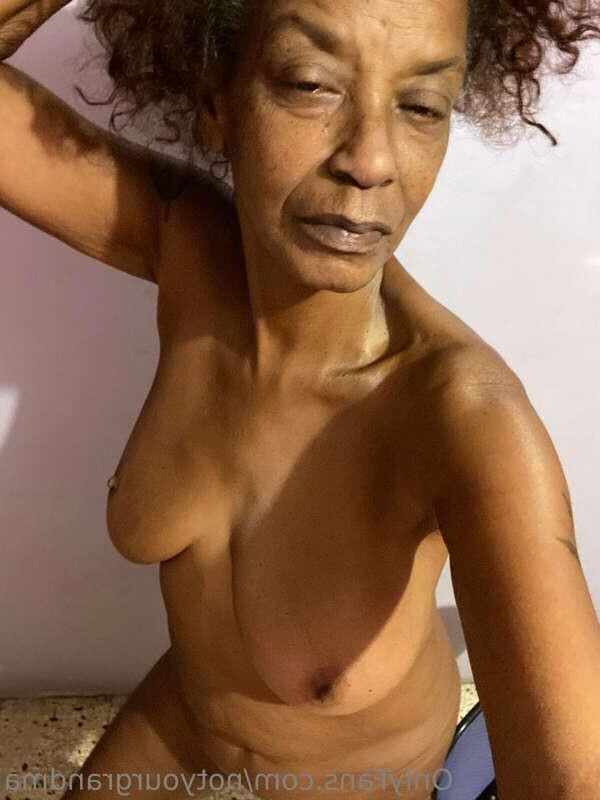 Sexy Jamacian Granny!
