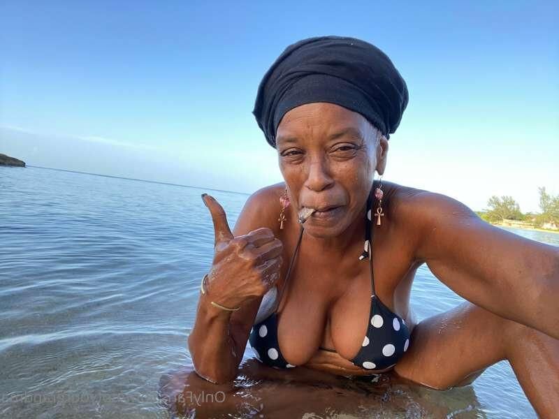 Sexy Jamacian Granny!