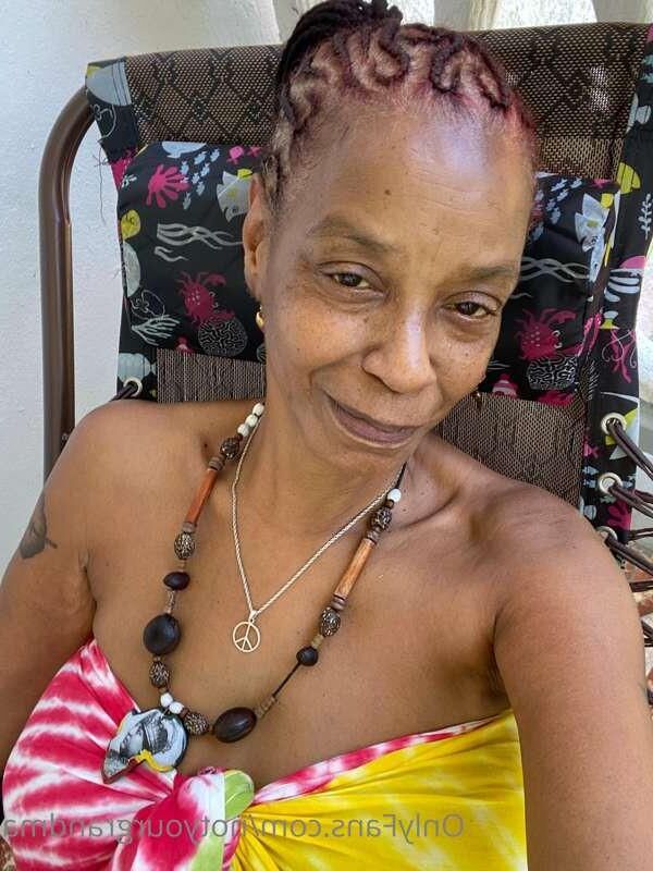 Sexy Jamacian Granny!