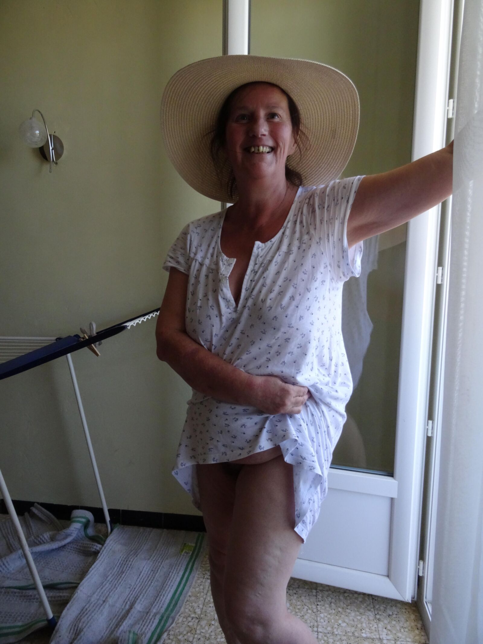 Chubby granny Nicole with hat big tits HD