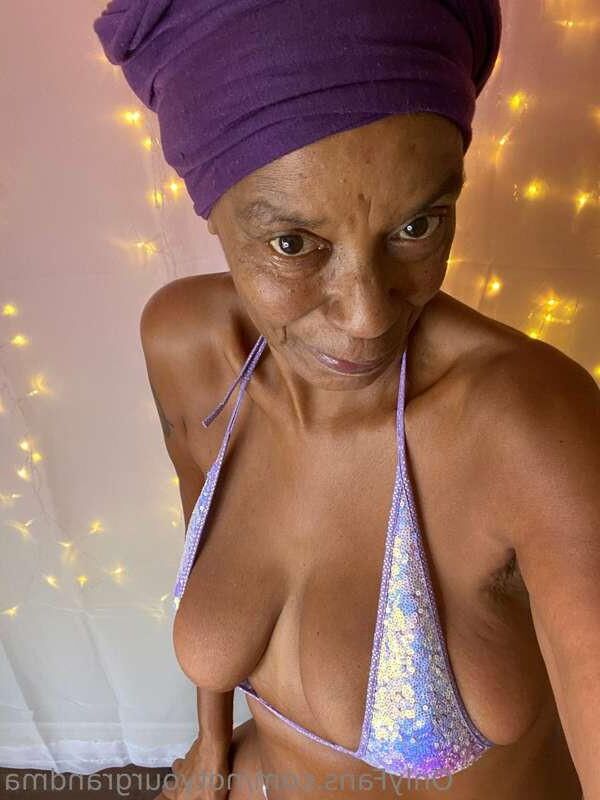 Sexy Jamacian Granny!